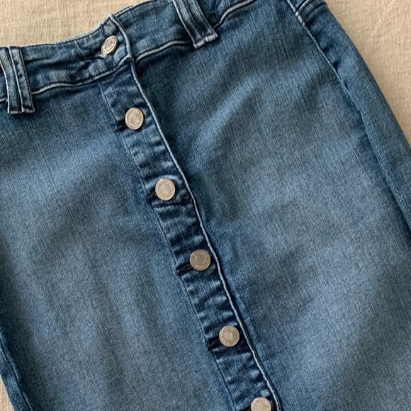 7 FOR ALL MANKIND, Soft Denim Pencil Jean Skirt, Size 24 - Picture 4 of 9